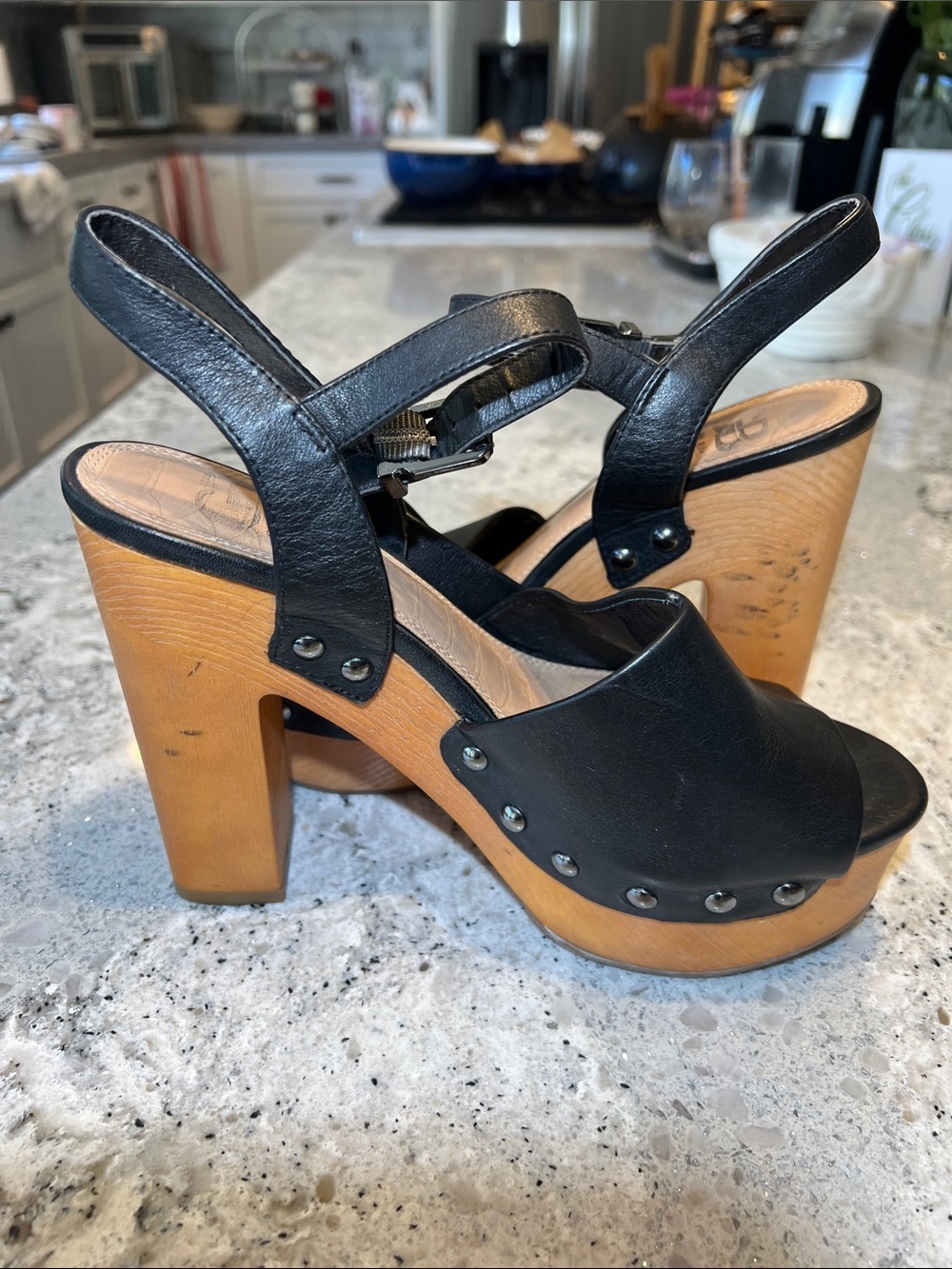 Gianni Bini Meri-Cana Studded Black Leather Wood Platform Sandals 7.5 EUC - Picture 10 of 12